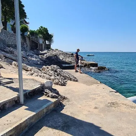 Moli Onte Apartment